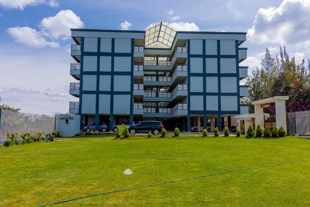 The Pine 2 Bedroom House California Plaza Nanyuki Kültér fotó