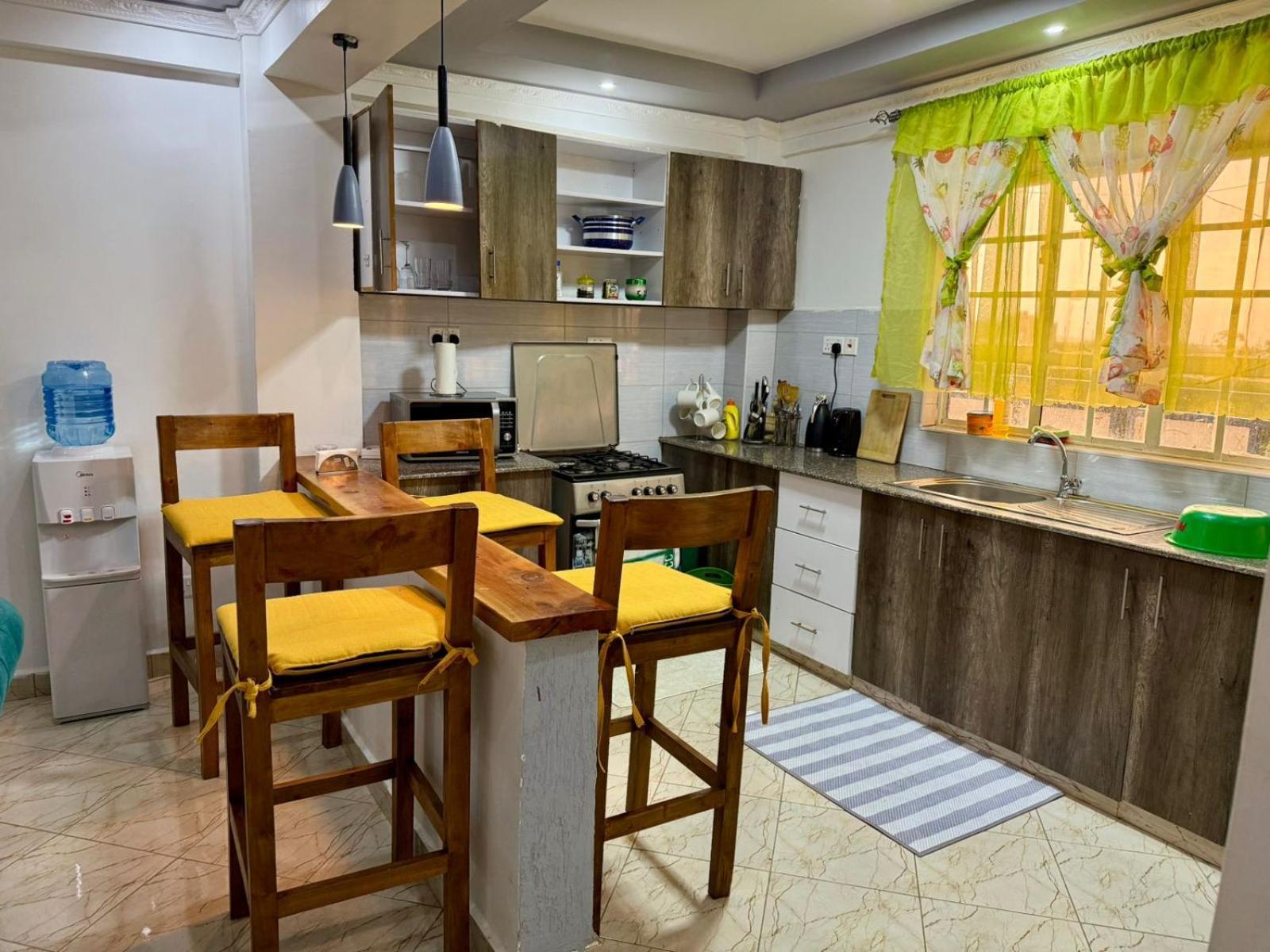 The Pine 2 Bedroom House California Plaza Nanyuki Kültér fotó